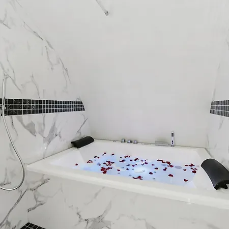 Lavie Maison Marais Hot Tub Ac Appartamento Parigi
