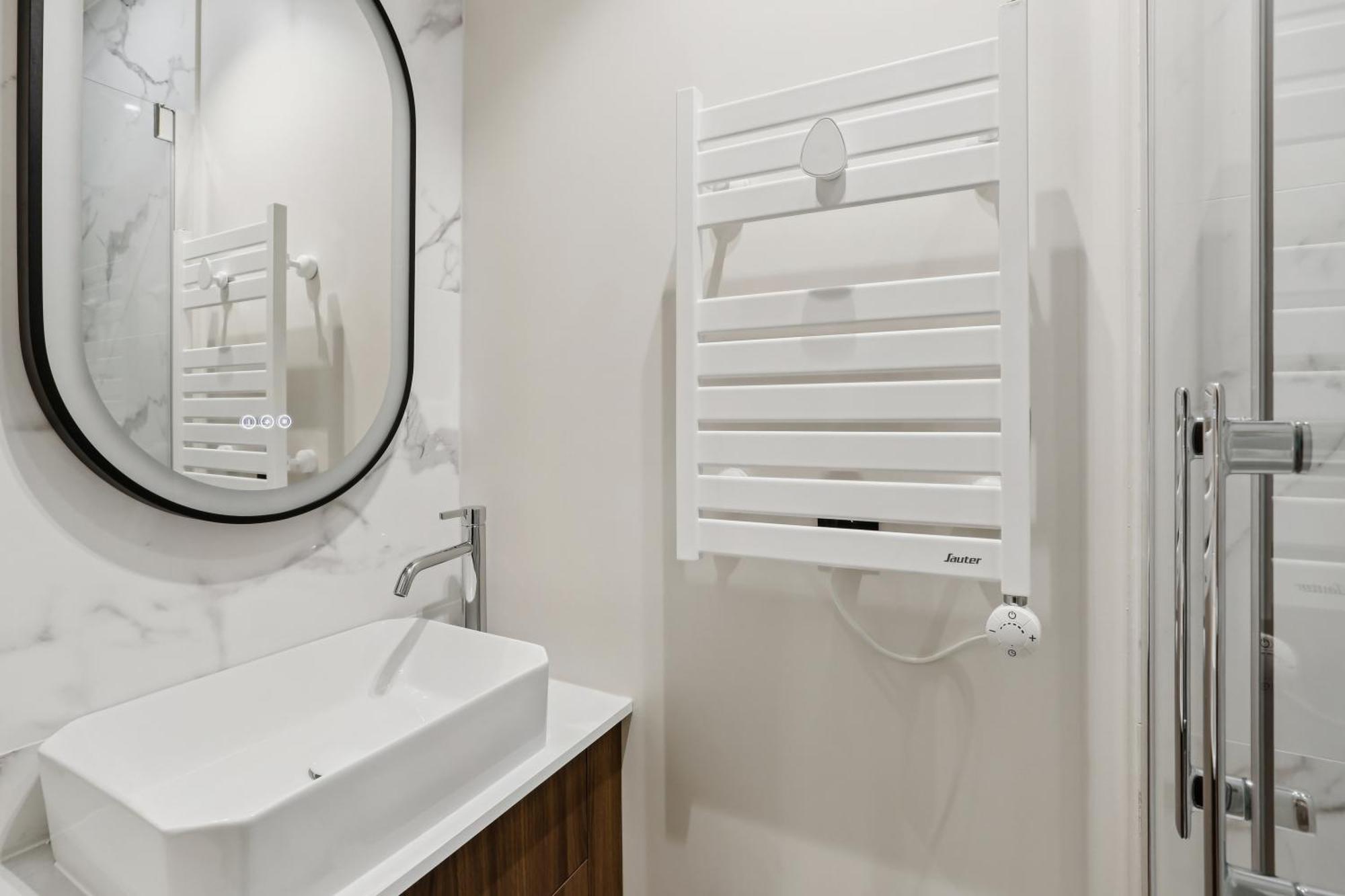 Lavie Maison Marais Hot Tub Ac Parigi